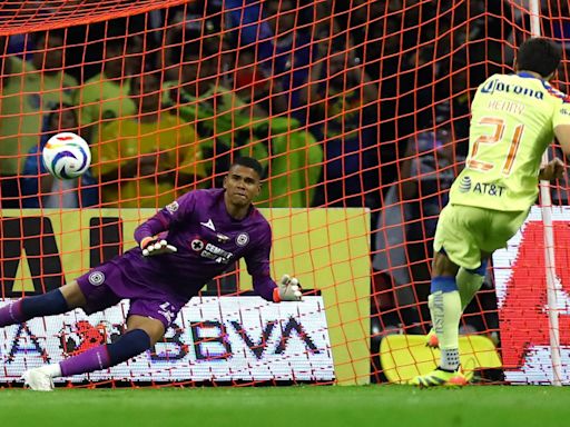 Kevin Mier, subcampeón con Cruz Azul en México