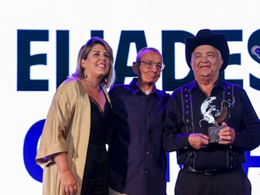 El sonero cubano Elíades Ochoa recibe el premio del festival La Mar de Músicas