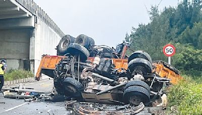 2車禍都撞警車 釀2死 - 地方新聞