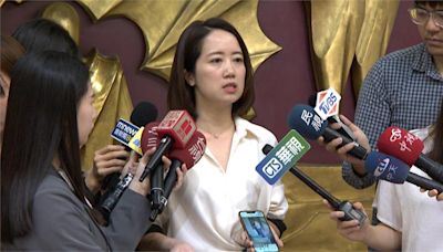 提袋忘了拿竟被當「嘔吐袋」! 議員戴瑋姍怒告高階警官