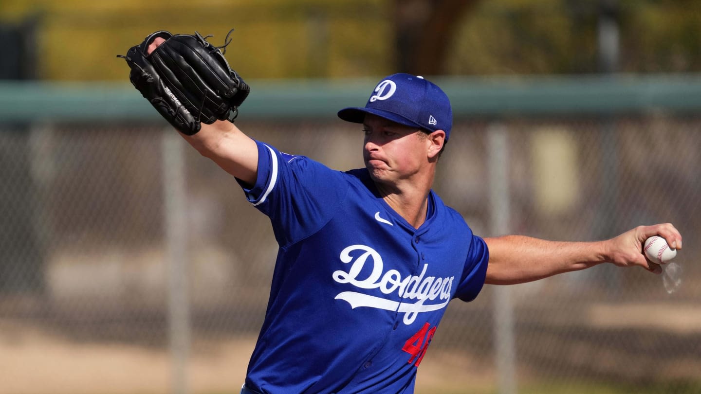 Ex-Dodgers Reliever Signs MiLB Deal With Division Rival