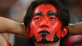 Covid en China: la televisión china censura imágenes de fanáticos del mundial sin mascarilla