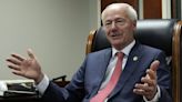 Hutchinson knocks Ramaswamy for Trump pardon comments ‘to get an applause line’