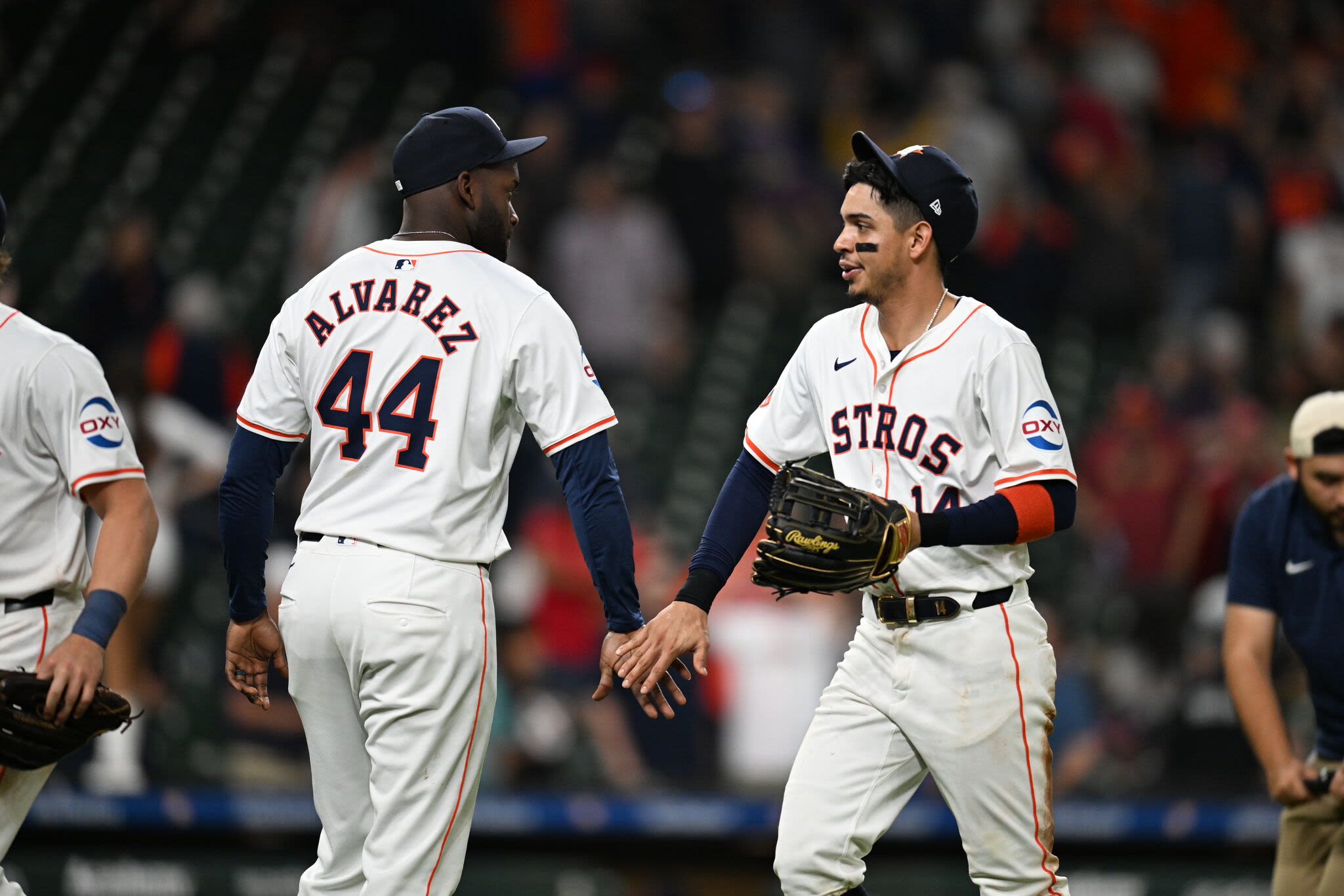 Astros finding new ways to get Mauricio Dubon's bat in lineup