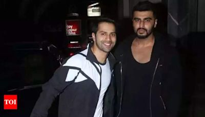 ‘No Entry 2’ co-stars Varun Dhawan and Arjun Kapoor enjoy a game of cricket with friends | Hindi Movie News - Times of India