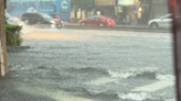 獨家／北部雨彈狂炸！北市馬路「掀海浪」 水淹倉庫店家崩潰：損失慘重