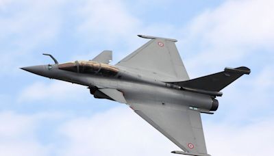 陣風「嚇壞」殲-20? 印媒：中國部署5架隱形戰鬥機 對抗1架印度戰機