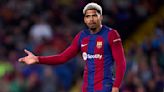 Ronald Araujo weighs up 'final Barcelona contract offer' amid Bayern Munich & Man Utd interest