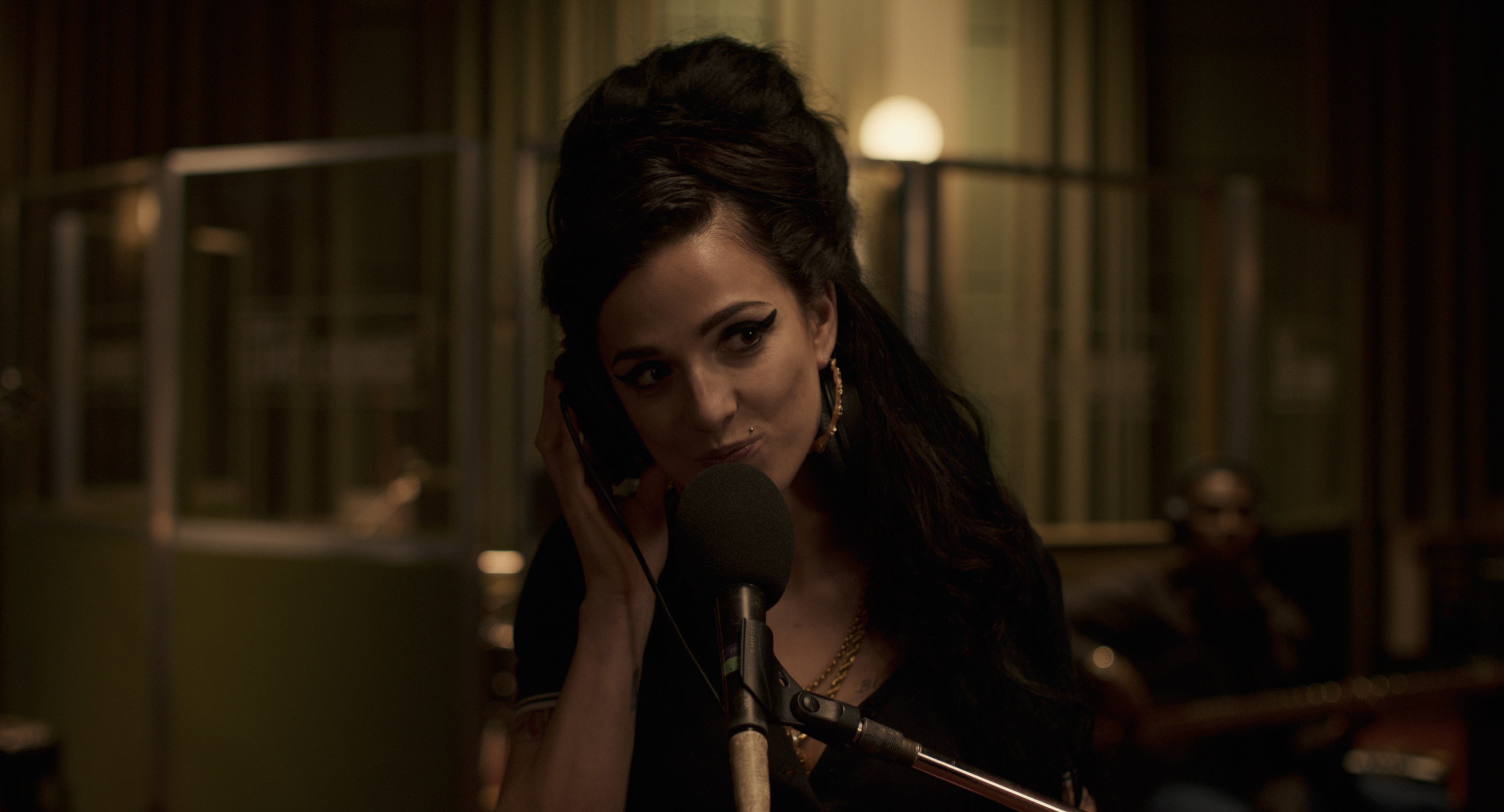 'Back to Black': Marisa Abela suits up to uncannily portray Amy Winehouse in 2024 movie