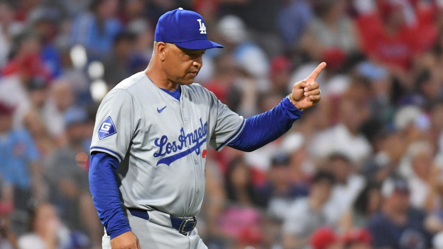 Dodgers 'Evaluating' Trade Options to Shore Up Pitching Staff, per Report