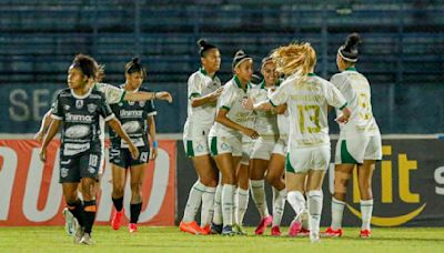 Palmeiras goleia e assume a liderança no Paulistão Feminino