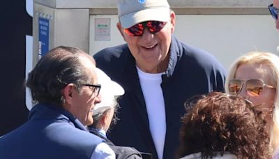 El Rey Juan Carlos I se queda sin navegar un día más en Sanxenxo