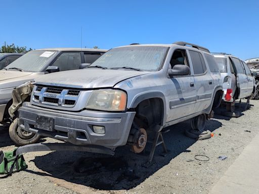 Junkyard Gem: 2006 Isuzu Ascender