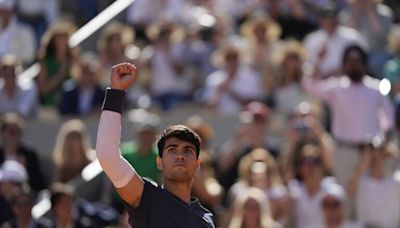 Carlos Alcaraz va por su primer título en Roland Garros: llegó a la final tras vencer al italiano Jannik Sinner