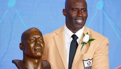 NFL Hall of Famer Terrell Davis says he was ‘humiliated’ during flight arrest