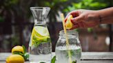Agua con limón: la fuente de vitamina C que ayuda a proteger nuestro sistema inmunitario