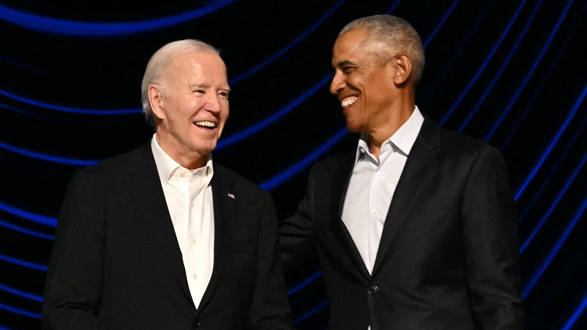 The Facts About Biden's Purported 'Freeze Up' at LA Fundraiser and Obama Walking with Him Off Stage