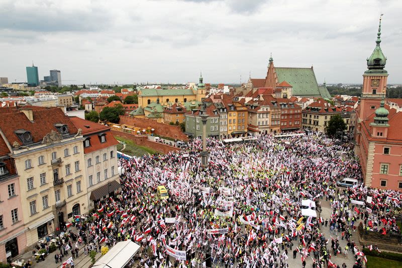 Polish farmers begin hunger strike over EU Green Deal