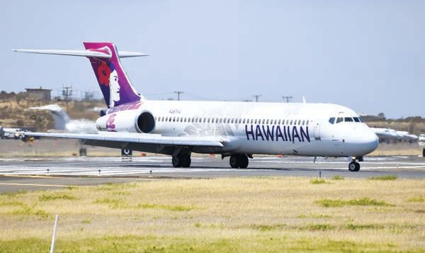 Plane overshoots runway at Kahului Airport, closes runway temporarily | News, Sports, Jobs - Maui News