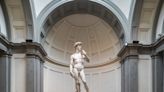 El David estrena iluminación por los 150 años desde su llegada a la Academia de Florencia