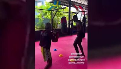 El futbolista Mario Balotelli prueba fortuna con el Muay Thai en Tailandia - MarcaTV