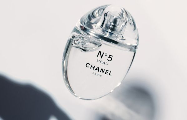 Chanel’s New No. 5 L’Eau Drop Bottle Was Inspired By Marilyn Monroe