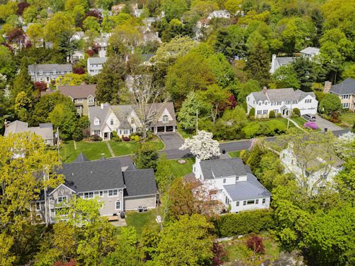 This Is the Wealthiest Suburb in the U.S.