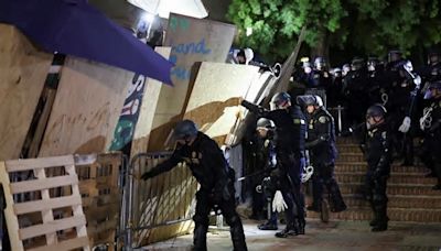 EN VIVO: la Policía de Los Ángeles comenzó la operación para desalojar el campamento de protesta en la UCLA