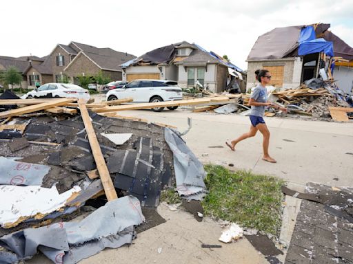 Restablecen la electricidad a la mayoría de los afectados en Houston por una tormenta letal