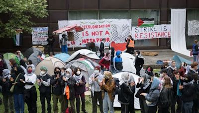 Aktivisten besetzen Hof der FU Berlin: Solidarität mit Gaza