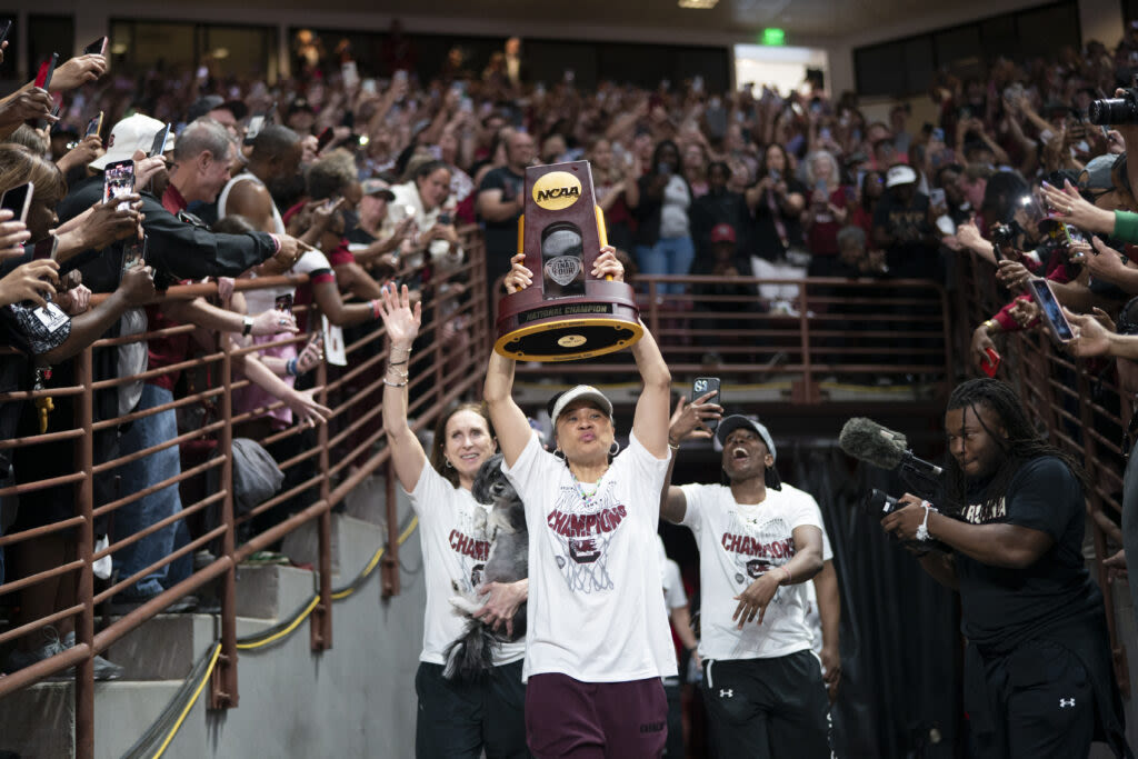 USC’s Dawn Staley to attend 2024 Olympics as part of US presidential delegation