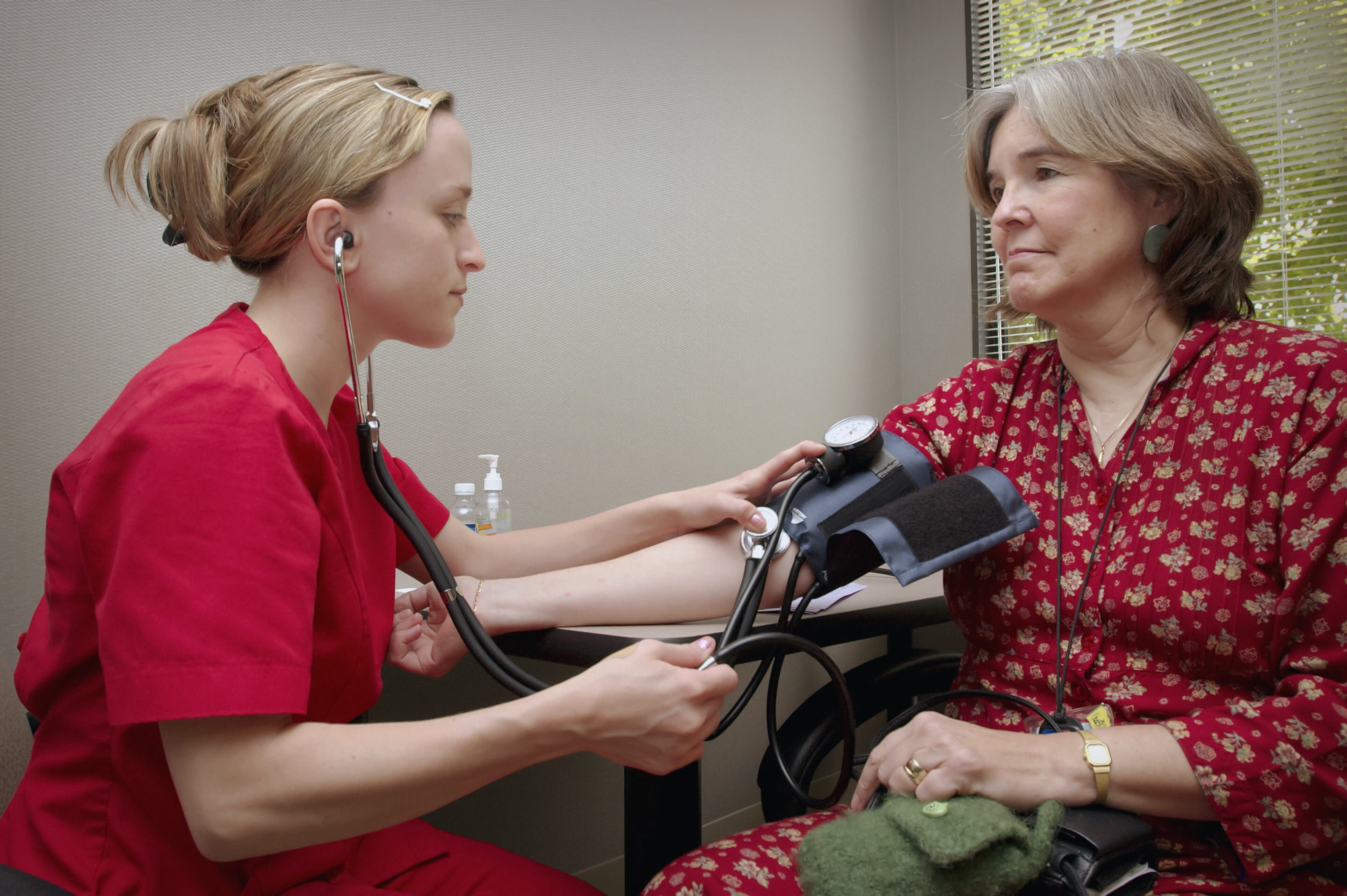 Intensive blood pressure treatment may help some middle-aged women with type 2 diabetes, early-onset hypertension