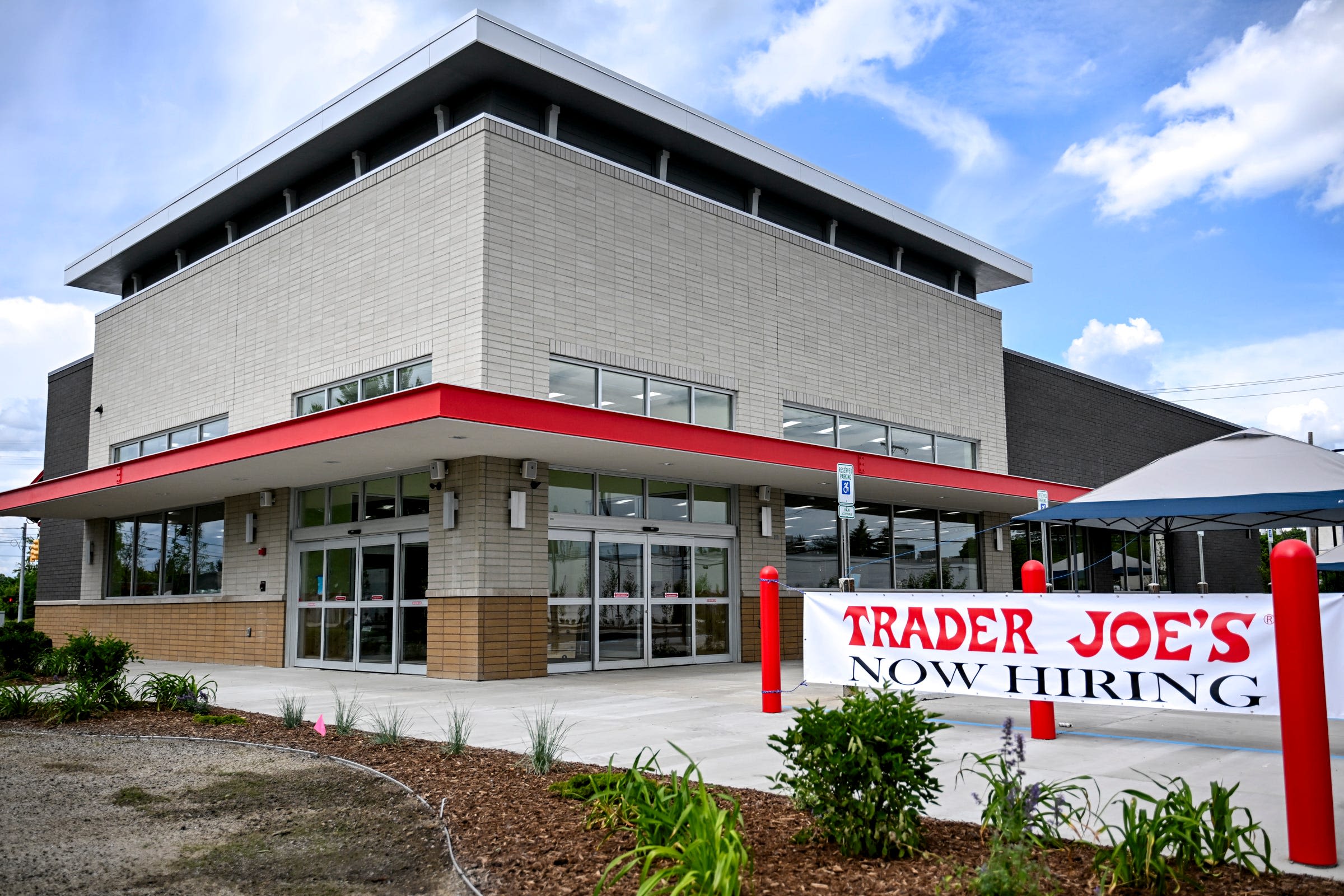 Lansing area's first Trader Joe's expected to open next month, hiring 60 employees