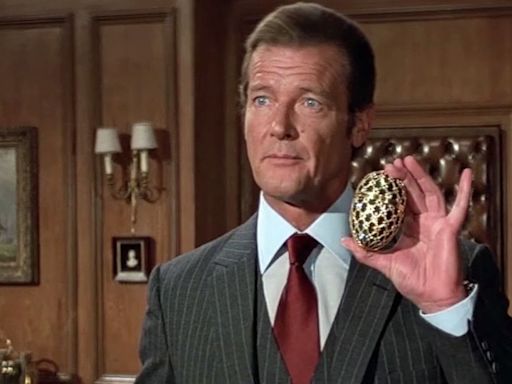 Late James Bond Actor Roger Moore's Grave Vandalized