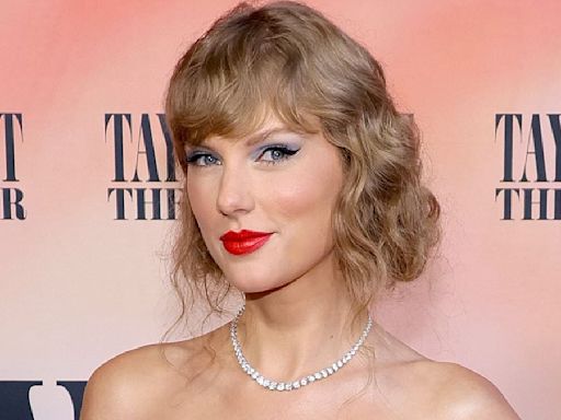 Taylor Swift surprises Vienna fans with Eras Tour film TV premiere