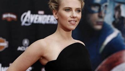 Scarlett Johansson desnuda su 'cuore'