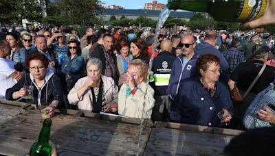 Así fue el inicio de la Fiesta de la Sidra de Gijón (en imágenes)