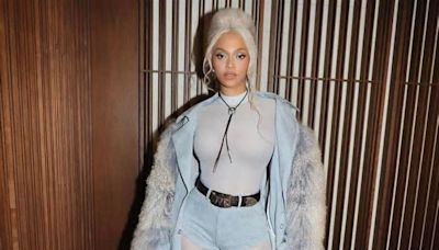 Beyoncé le da un giro a la tendencia ‘Baby Blue’ con un ‘total look’ de mezclilla