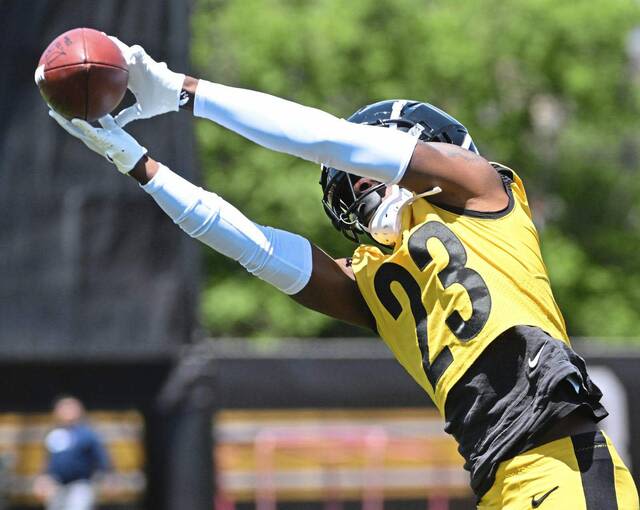 Steelers A to Z: Suspension behind him, Damontae Kazee trying to factor into safety rotation