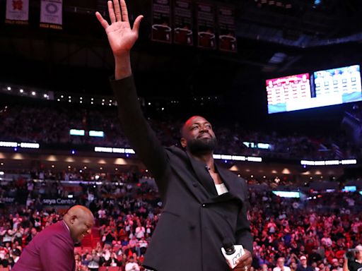 Heat to unveil Dwyane Wade statue at Kaseya Center on Oct. 27, halftime ceremony next night