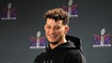 Patrick Mahomes likes comparisons, but he still considers Tom Brady the GOAT