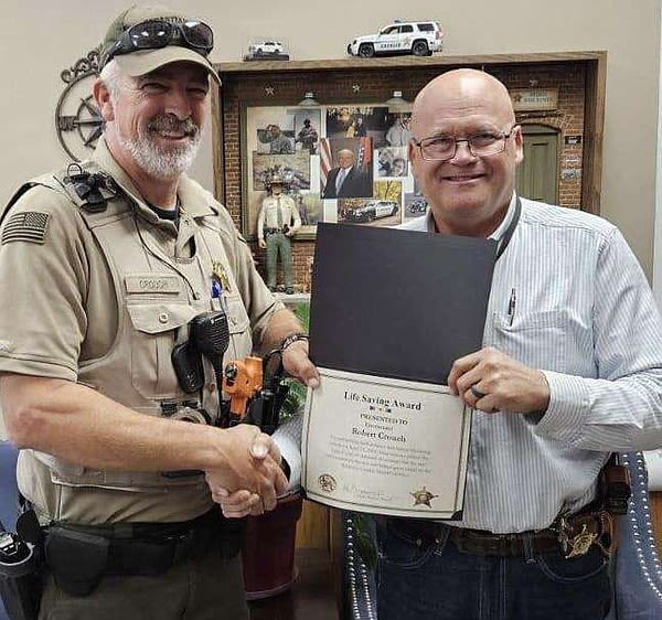 Sebastian County sheriff’s lieutenant earns award for saving man’s life | Arkansas Democrat Gazette