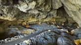 La impresionante cueva andaluza ubicada a 1.000 metros de altura que ha sido reconocida como Bien de Interés Cultural