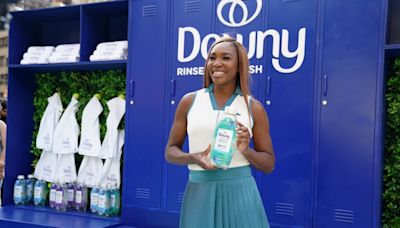 Venus Williams Promotes Downy's Odor-Busting Additive at Flatiron Plaza