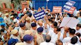 Sirsa: Congress protests frequent power outages