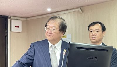 不挺醫界健保保障「1點1元」 衛福部長：避免給民眾太大壓力