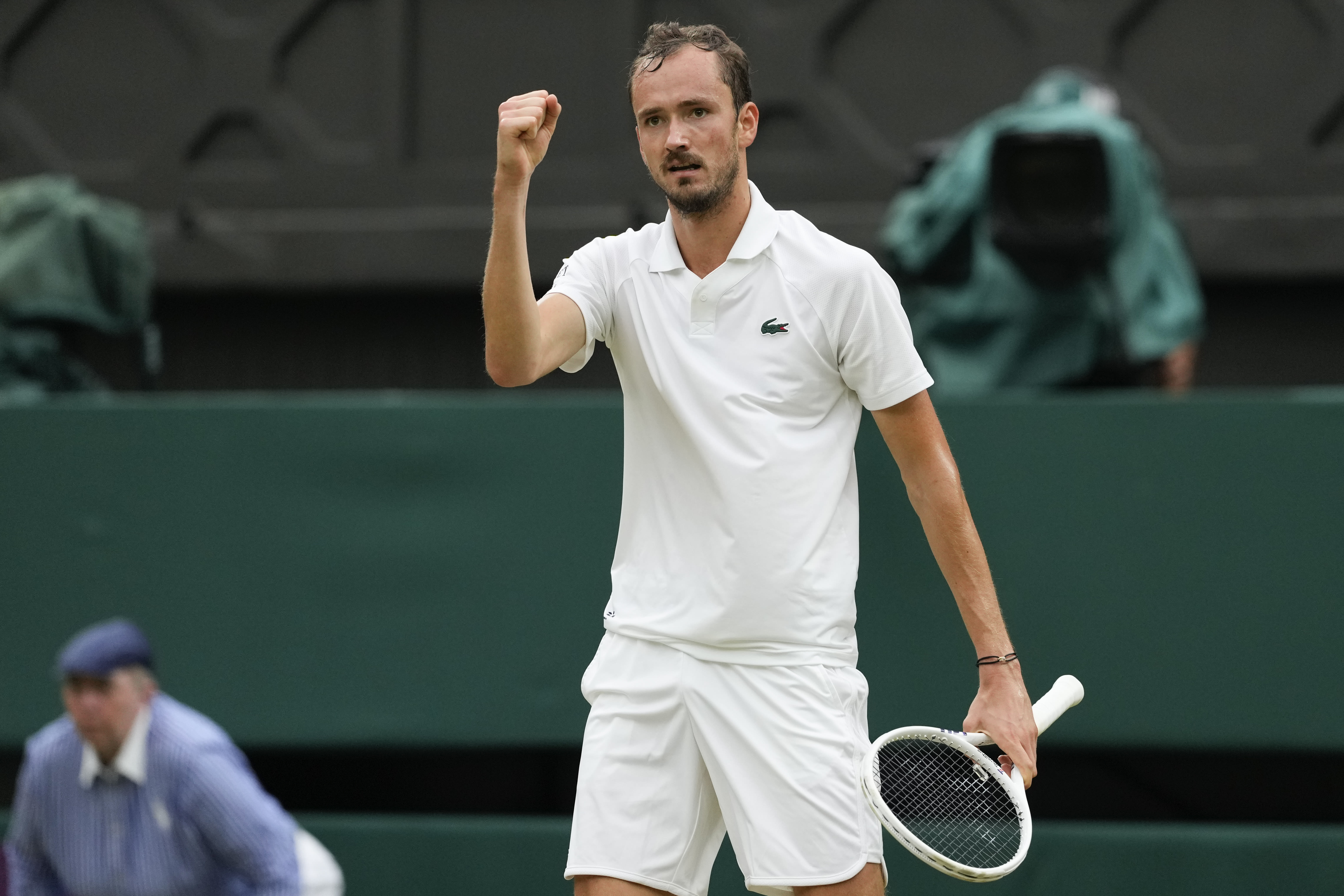 Wimbledon 2024 quarterfinals: No. 1 Jannik Sinner upset by Daniil Medvedev; Carlos Alcaraz eliminates American Tommy Paul