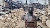 Surviving bust of Ukrainian historical figure removed out of rubble of Russian-hit museum in Lviv – video