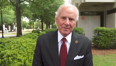 After release of scathing report, McMaster still maintains confidence in SC treasurer