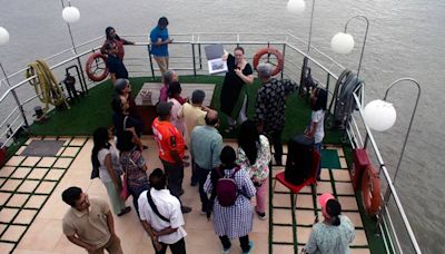 Take the Hooghly river morning heritage cruise to soak in the history of Kolkata outskirts